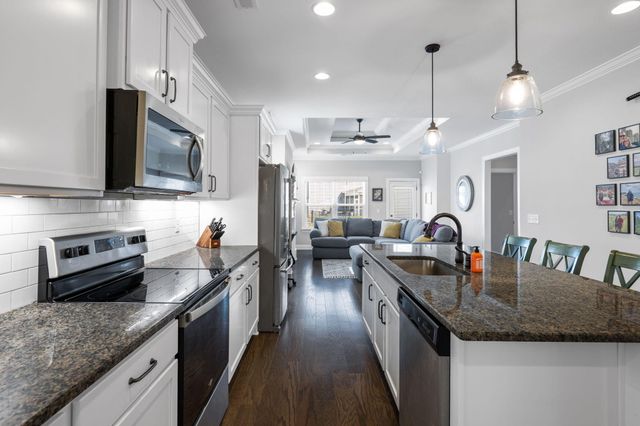 6105 Amber Forest Trail 38, Hixson, TN 37343