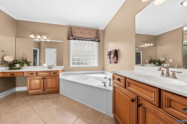 2207 Rosebrooke Drive SW, Huntsville, AL 35803
