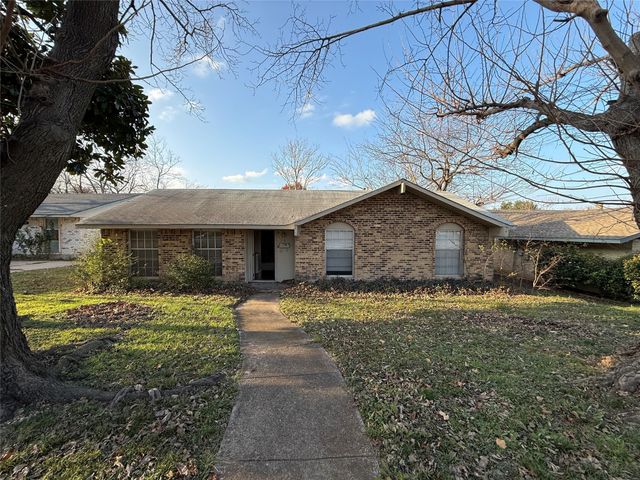 333 Fieldside Drive, Garland, TX 75043
