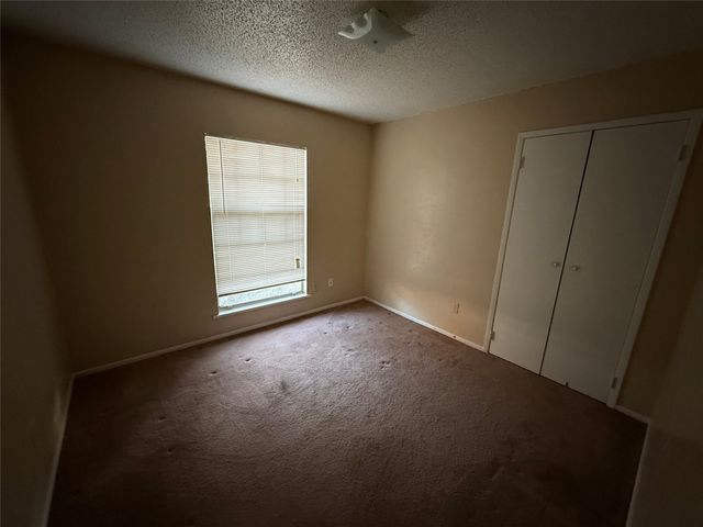 333 Fieldside Drive, Garland, TX 75043