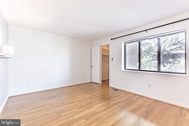 3708A STEPPES CT, Falls Church, VA 22041