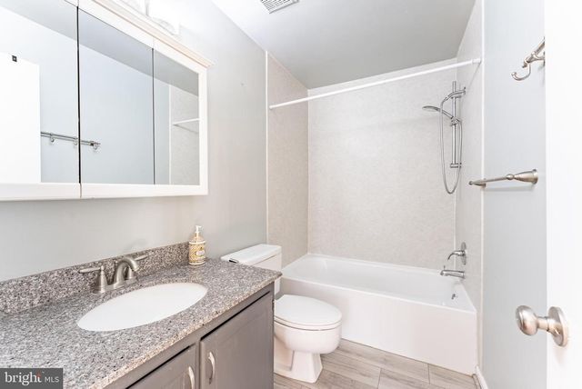 3708A STEPPES CT, Falls Church, VA 22041