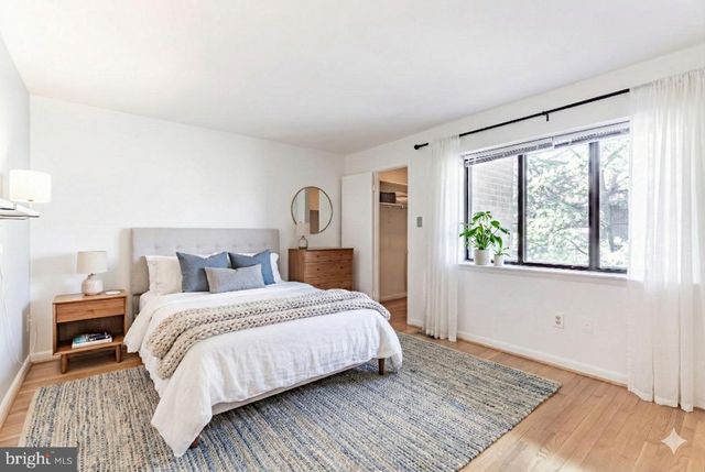 3708A STEPPES CT, Falls Church, VA 22041