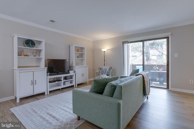 3708A STEPPES CT, Falls Church, VA 22041