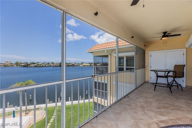 816 W Elkcam CIR 305, Marco Island, FL 34145