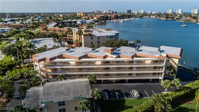 816 W Elkcam CIR 305, Marco Island, FL 34145