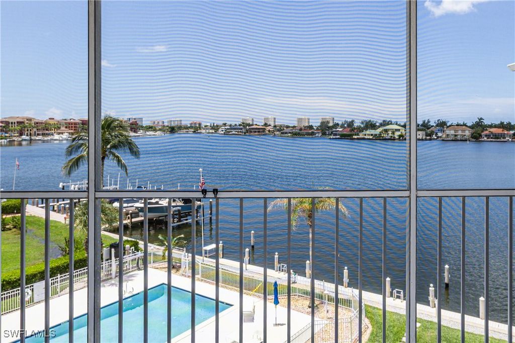 816 W Elkcam CIR 305, Marco Island, FL 34145
