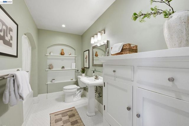 792 Medford Ave, Hayward, CA 94541