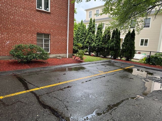 62 Carey Ave 6, Watertown, MA 02472