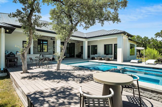 321 Delayne DR, Austin, TX 78737