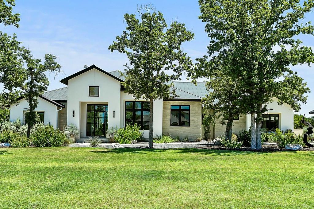 321 Delayne DR, Austin, TX 78737