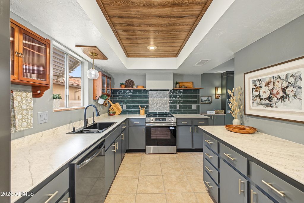 25243 S CLOVERLAND Drive, Sun Lakes, AZ 85248 — photo 2