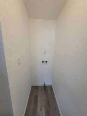 5211 Avenue S Up S, Galveston, TX 77551