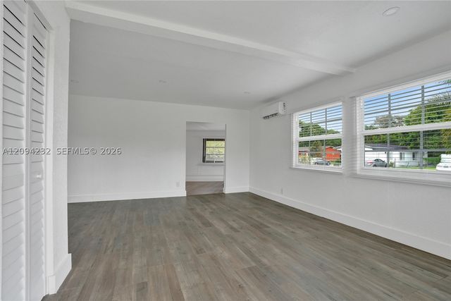 2910 NW 25th St, Fort Lauderdale, FL 33311