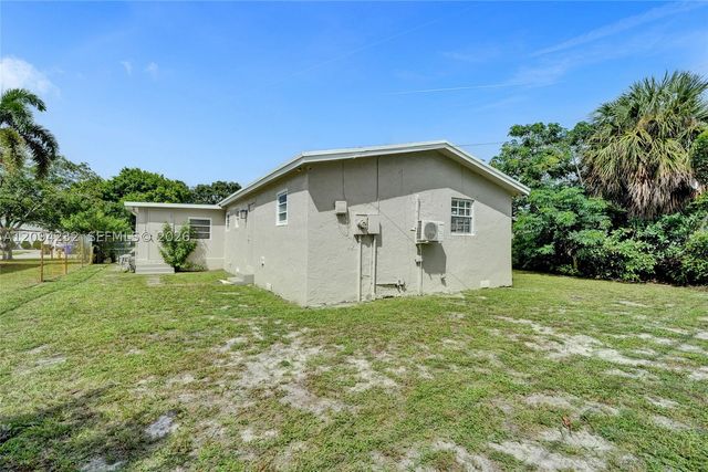 2910 NW 25th St, Fort Lauderdale, FL 33311