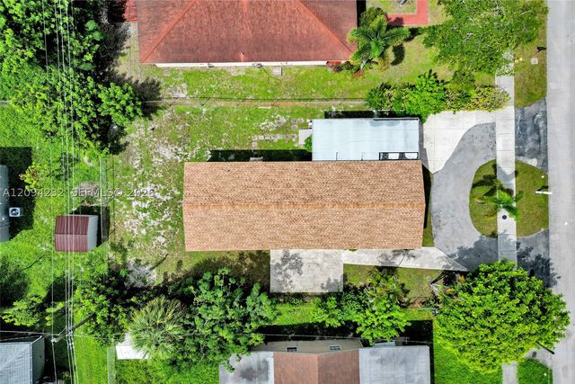 2910 NW 25th St, Fort Lauderdale, FL 33311