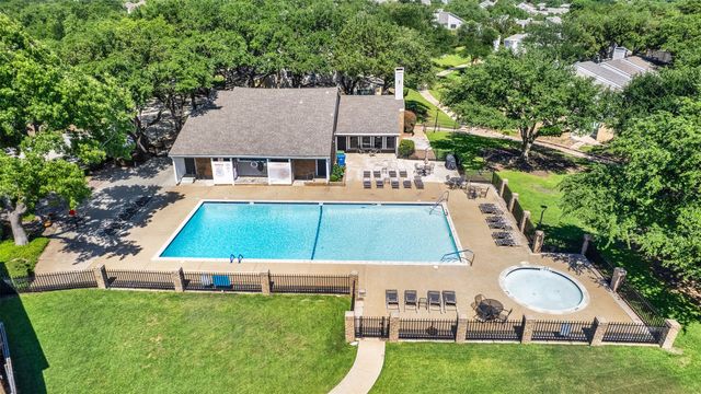 2724 Meadowstone Court, Carrollton, TX 75006