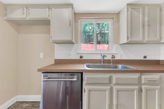 2724 Meadowstone Court, Carrollton, TX 75006