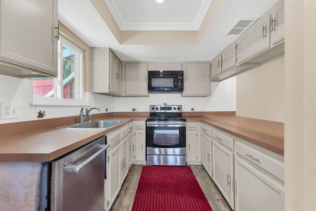 2724 Meadowstone Court, Carrollton, TX 75006