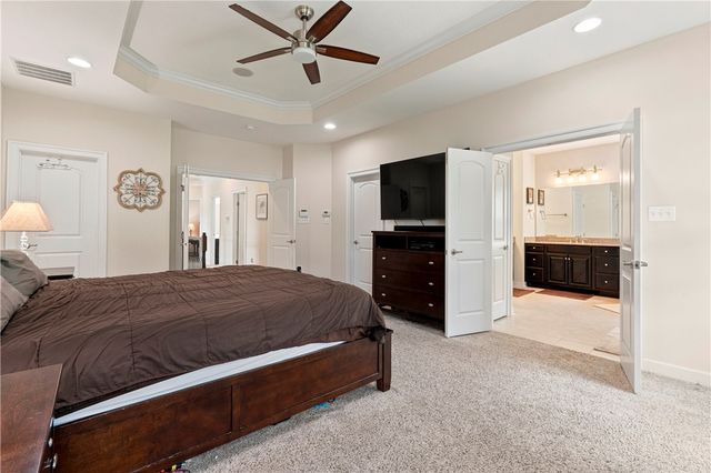 106 Victoria Ct, Robinson Twp, PA 15136