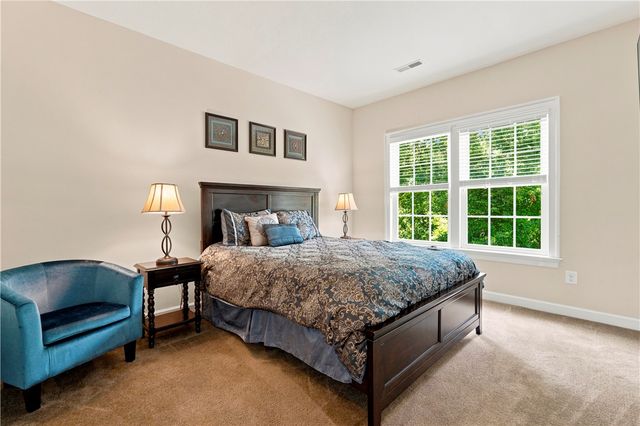 106 Victoria Ct, Robinson Twp, PA 15136