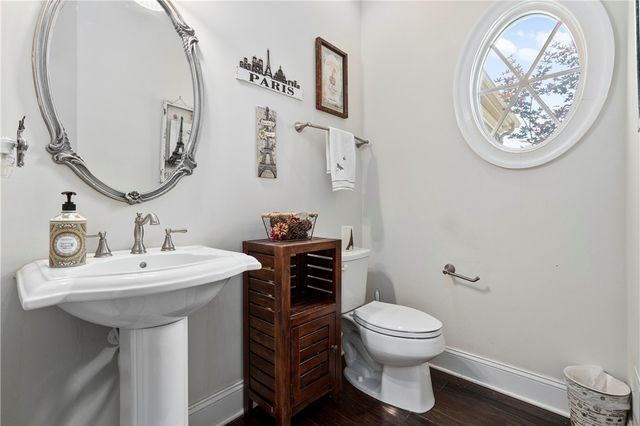 106 Victoria Ct, Robinson Twp, PA 15136