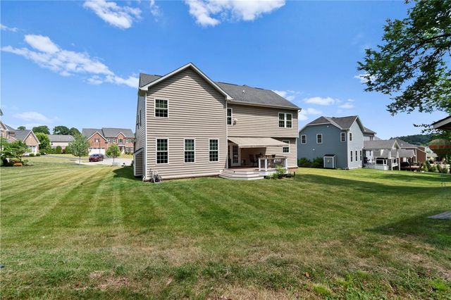 106 Victoria Ct, Robinson Twp, PA 15136