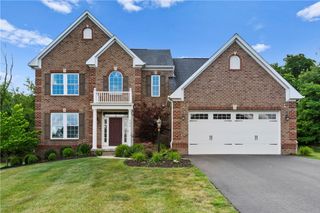 106 Victoria Ct, Robinson Twp, PA 15136