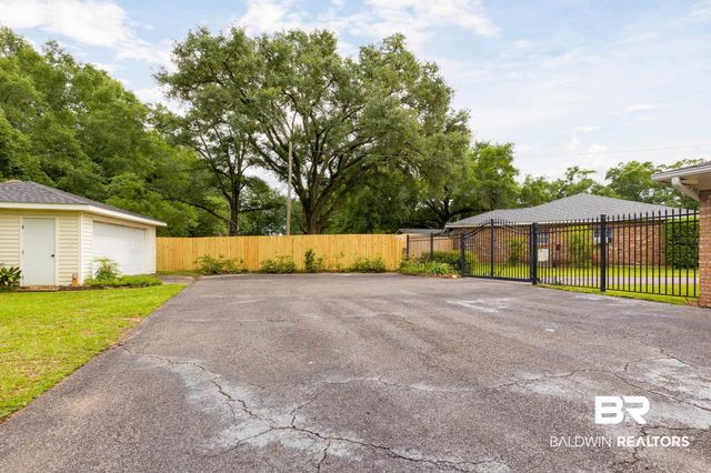 1367 SPRING VALLEY Court, Mobile, AL 36693