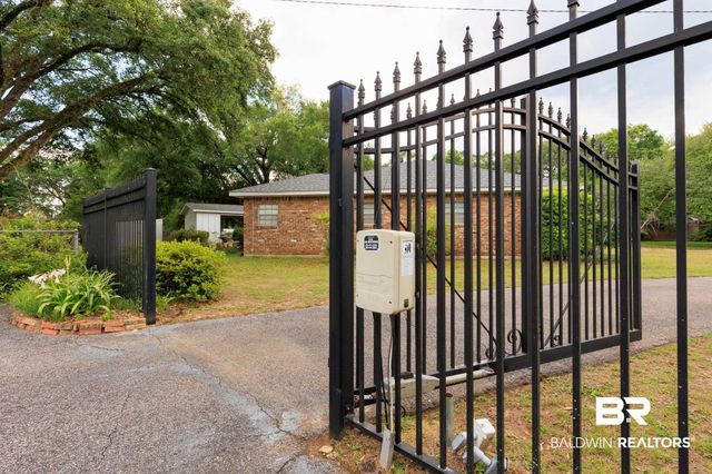 1367 SPRING VALLEY Court, Mobile, AL 36693