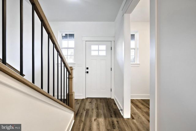 1018 TRINITY RD, York, PA 17408