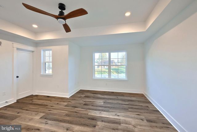 1018 TRINITY RD, York, PA 17408