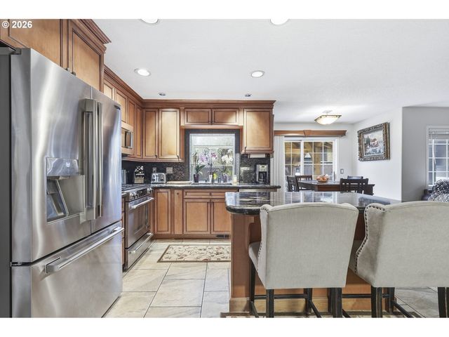 16867 WIGHT Ln, Lake Oswego, OR 97035