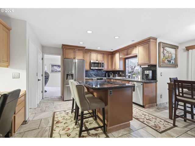 16867 WIGHT Ln, Lake Oswego, OR 97035