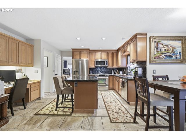 16867 WIGHT Ln, Lake Oswego, OR 97035