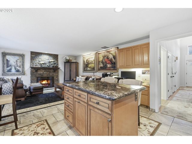 16867 WIGHT Ln, Lake Oswego, OR 97035