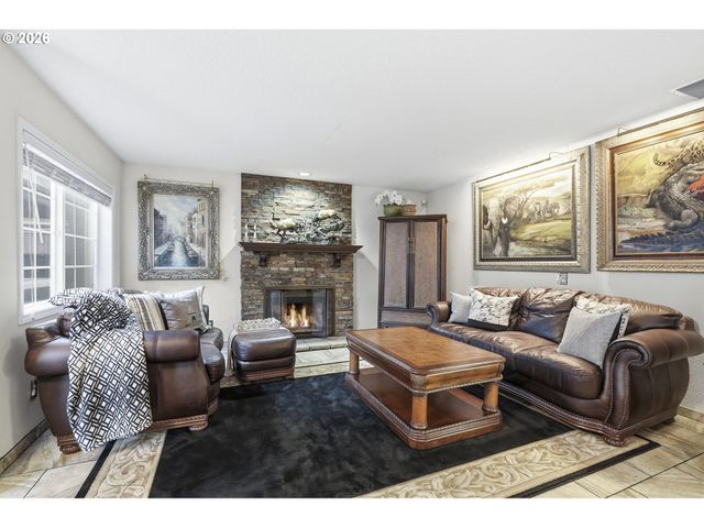 16867 WIGHT Ln, Lake Oswego, OR 97035