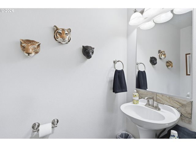 16867 WIGHT Ln, Lake Oswego, OR 97035