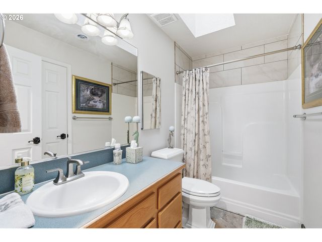 16867 WIGHT Ln, Lake Oswego, OR 97035