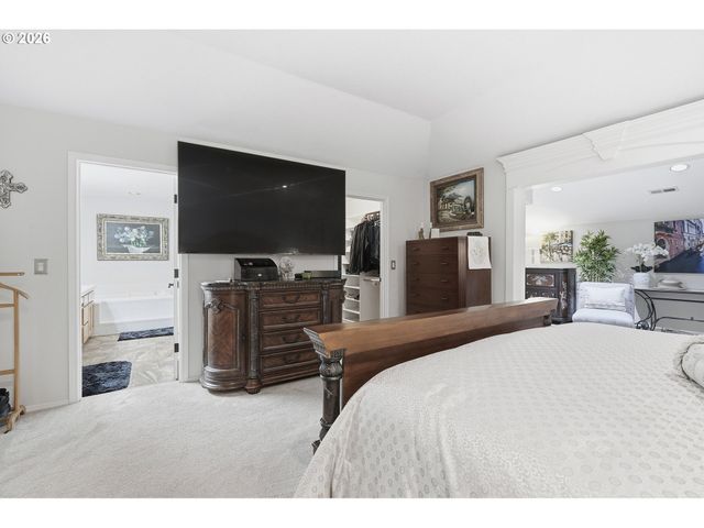 16867 WIGHT Ln, Lake Oswego, OR 97035