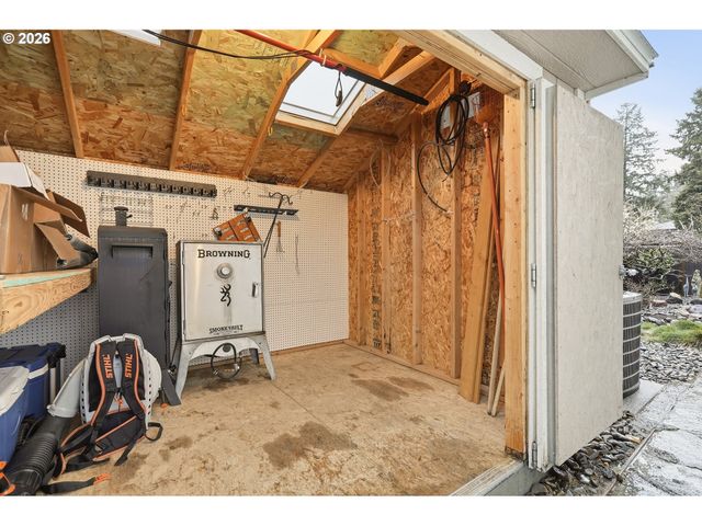 16867 WIGHT Ln, Lake Oswego, OR 97035