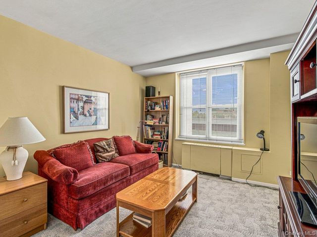 211-65 23rd Avenue 4D, Bayside, NY 11360