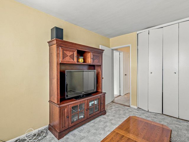 211-65 23rd Avenue 4D, Bayside, NY 11360
