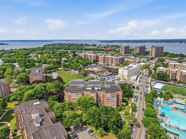 211-65 23rd Avenue 4D, Bayside, NY 11360
