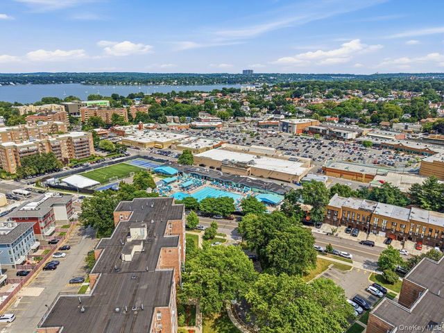 211-65 23rd Avenue 4D, Bayside, NY 11360