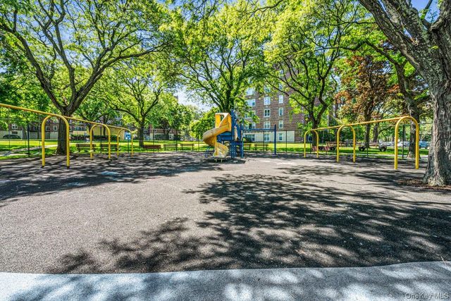 211-65 23rd Avenue 4D, Bayside, NY 11360