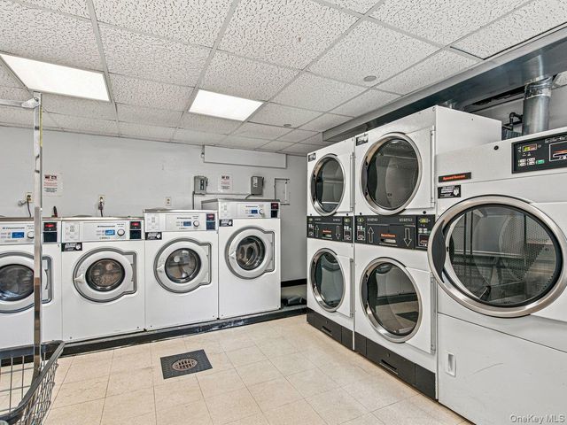 211-65 23rd Avenue 4D, Bayside, NY 11360