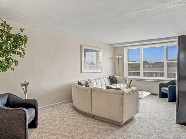 211-65 23rd Avenue 4D, Bayside, NY 11360