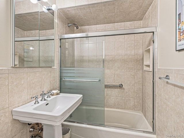 211-65 23rd Avenue 4D, Bayside, NY 11360