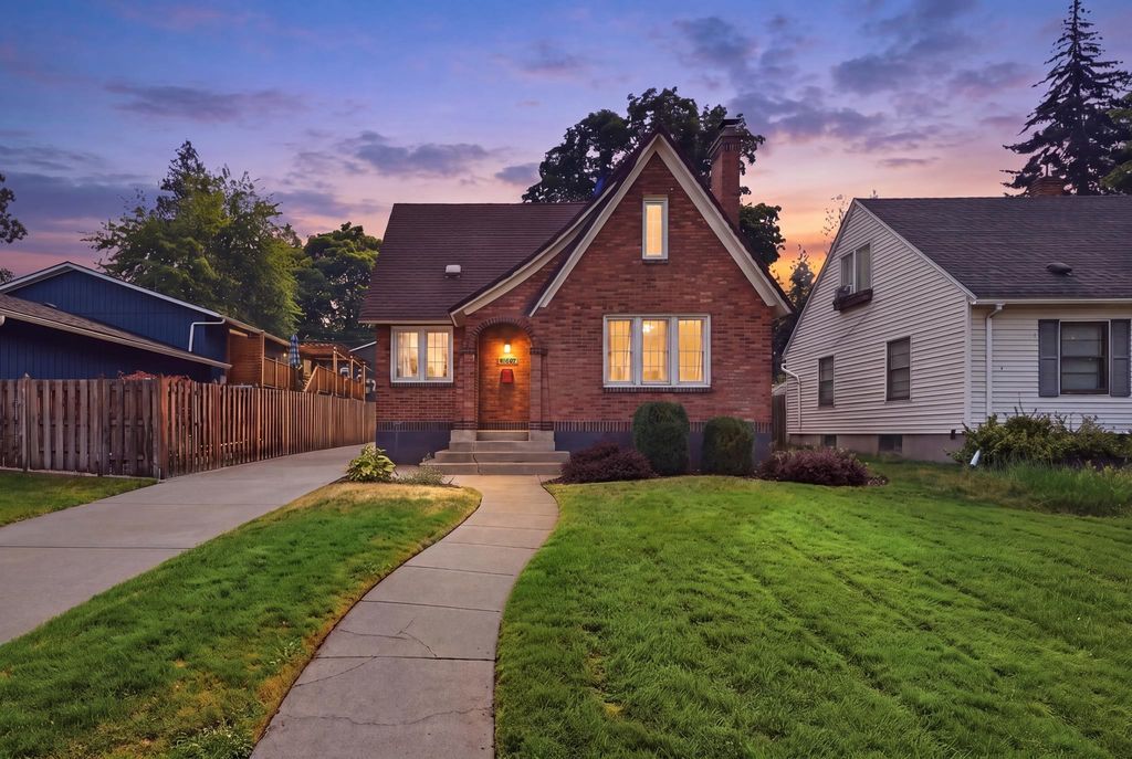 1607 S Cedar St, Spokane, WA 99203